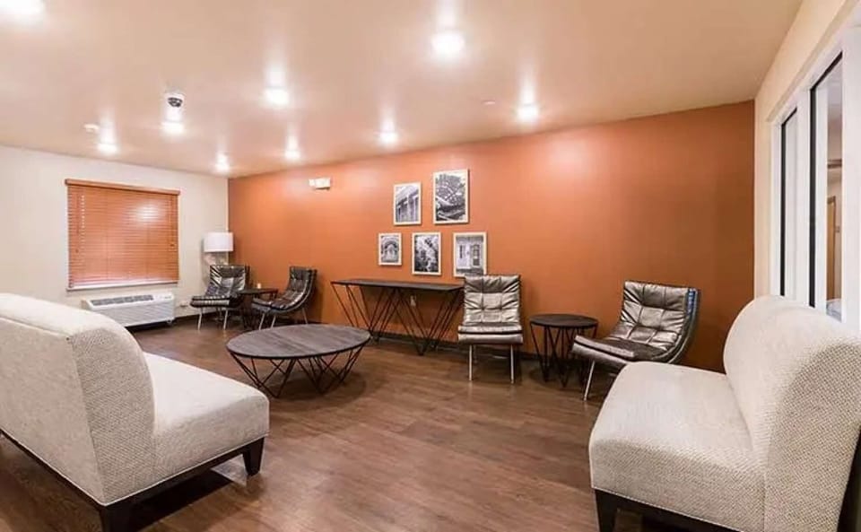Woodspring Suites Lafayette - Lobby Area