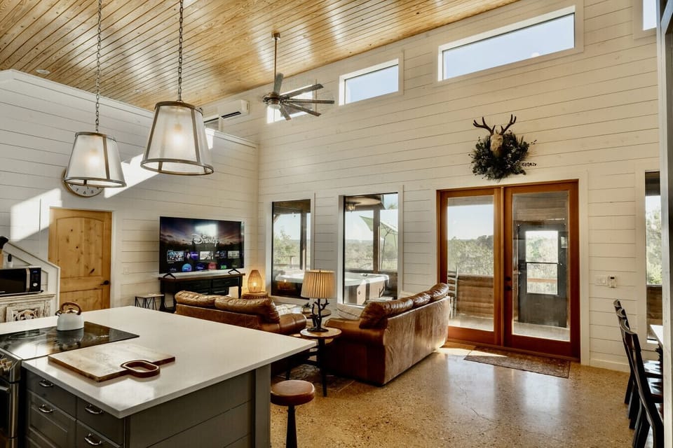 Floor to ceiling windows let in plenty of natural lighting