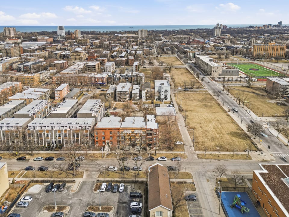 Close to the lake, Obama Center and University of Chicago!