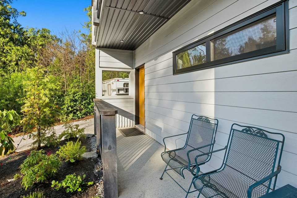 Entrance and sitting area out front