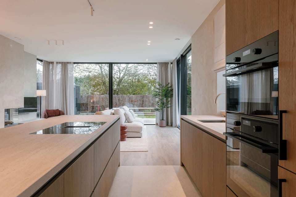 Modern Kitchen with Breakfast Corner Overlooking the Garden
