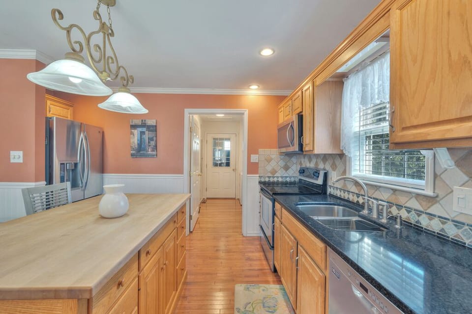 Plenty of space to prepare food and enjoy time together.