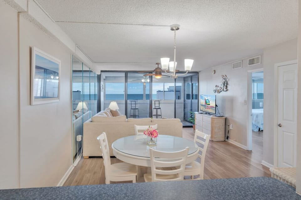 Enjoy dining with a sparkling Ocean View.