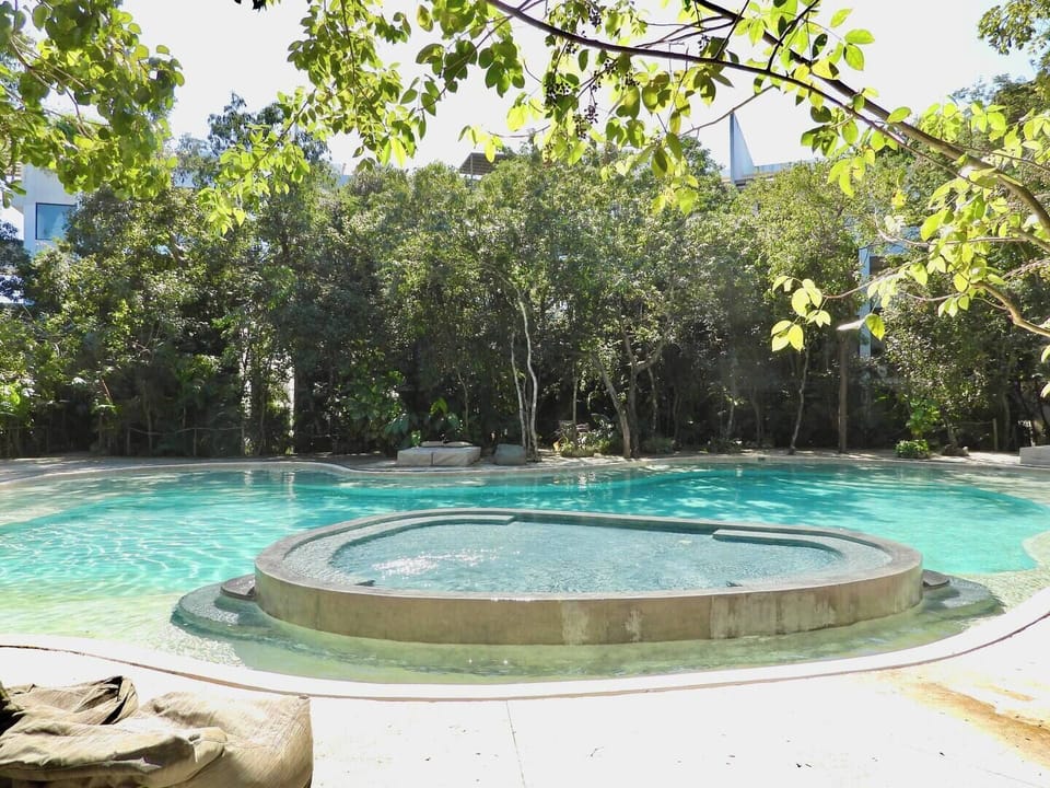 Common area pool