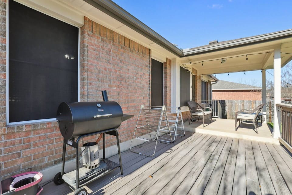 BBQ/smoker and covered patio
