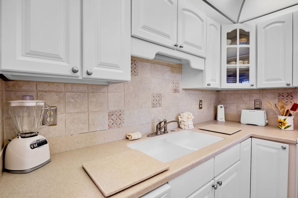 Harbor Towers Unit 501 by Tropical Sands Accommodations