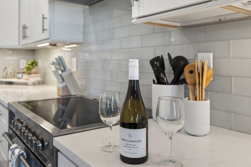 Fully stocked luxury chef's kitchen
