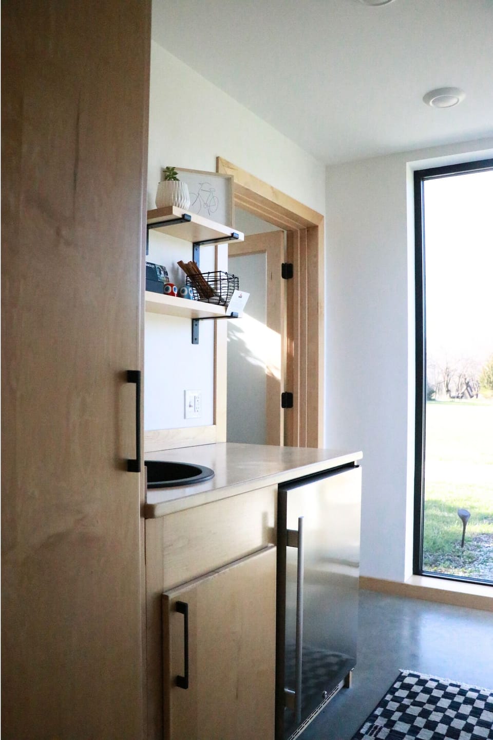Kitchenette features:- Microwave- Hot plate- Pots & Pans- Coffeemaker - Electric Kettle & French Pre