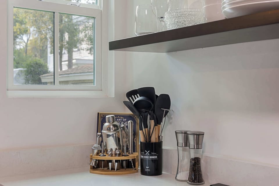 Fully stocked kitchen with all of the essentials!