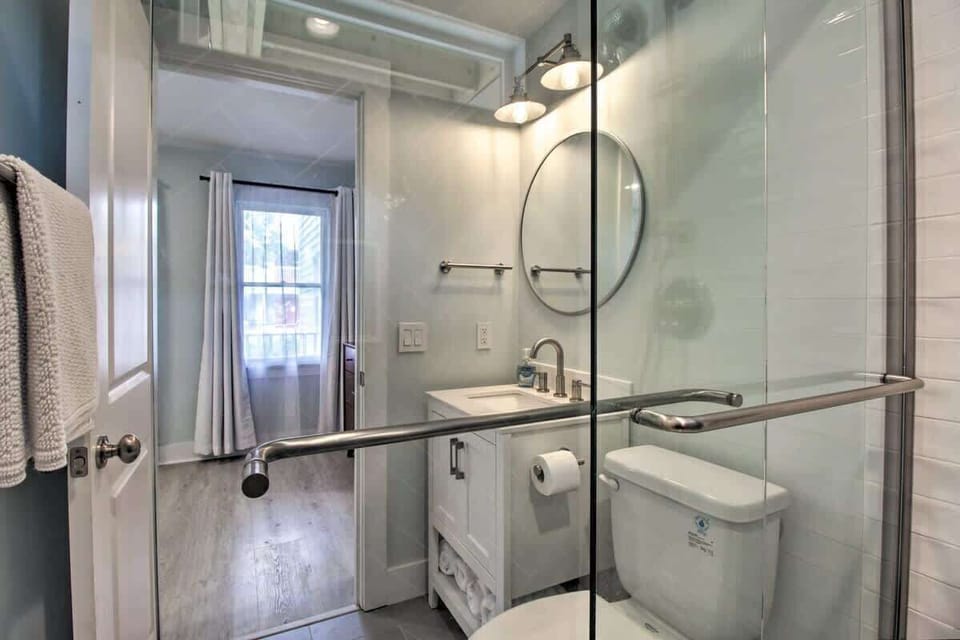 Bathroom 1: Walk-in shower