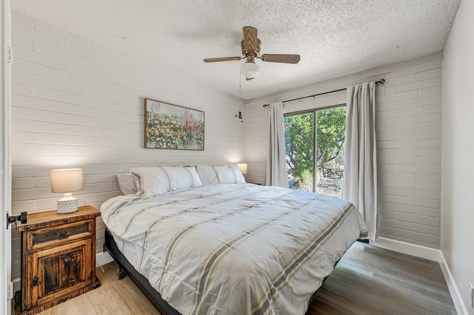 King Bed with exit to back yard