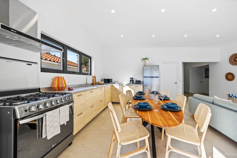 Spacious Living & Kitchen Area