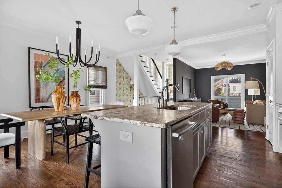 Where flavor meets fun. From chopping veggies to pouring wine, our fully stocked kitchen makes every culinary adventure (or lazy breakfast) feel like a treat.