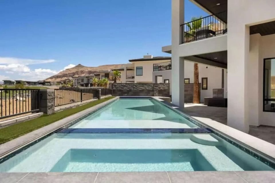 Swimming Pool and Hot Tub