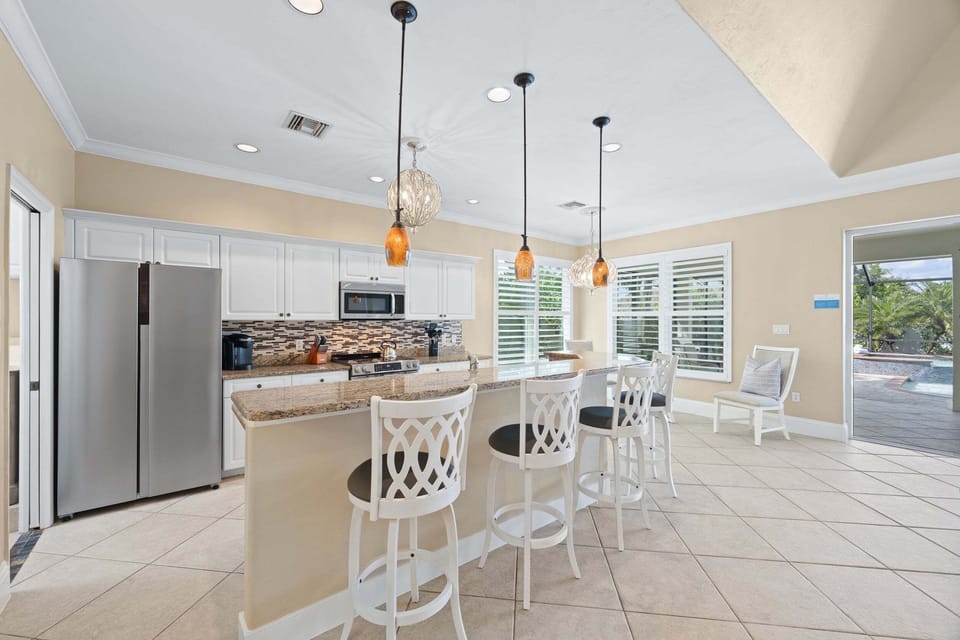 Kitchen island with bar seating