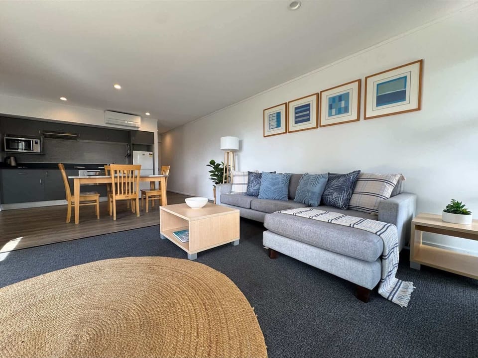 Loungeroom