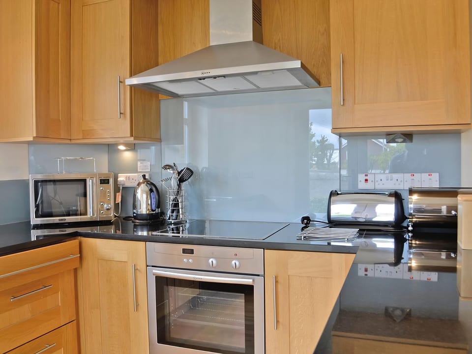 Typical Open plan living/dining/kitchen | Links Apartments - Links Apartment 1, Brora