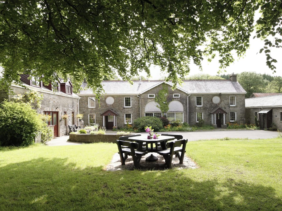 Swansea valley holiday cottages | Swansea Valley Holiday Cottages - Bwythn Y Saer, Cilybebyll, nr. Pontardawe