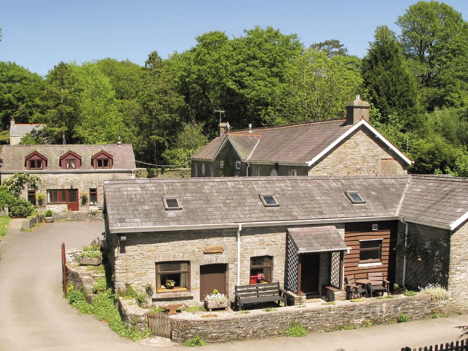 Swansea valley holiday cottages | Swansea Valley Holiday Cottages - Bwythn Y Saer, Cilybebyll, nr. Pontardawe