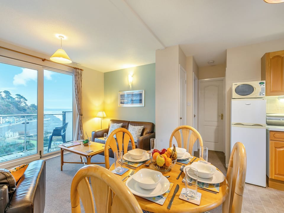 Open plan living space | 12 Mount Brioni - Mount Brioni, Seaton