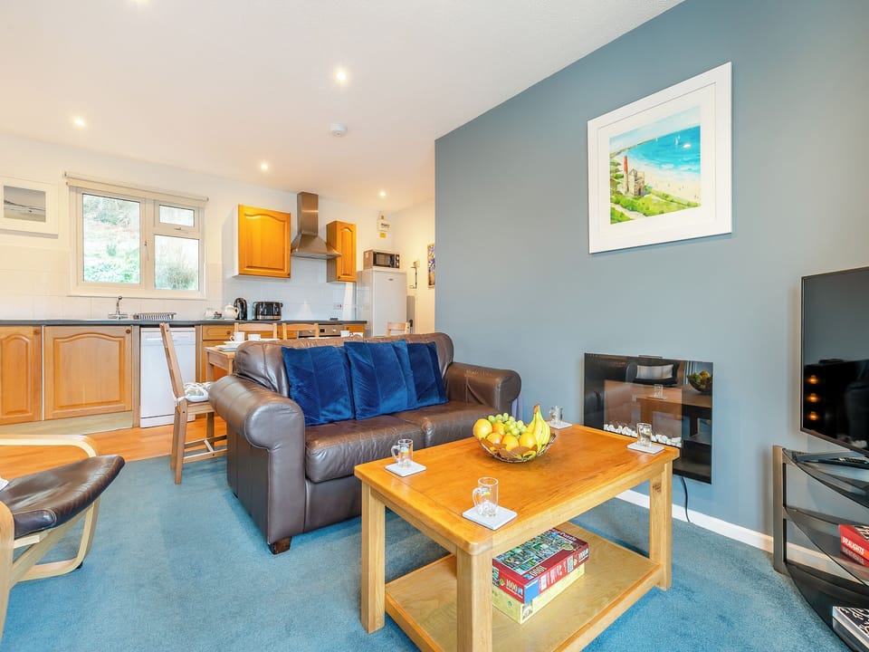 Open plan living space | 13 Mount Brioni - Mount Brioni, Seaton