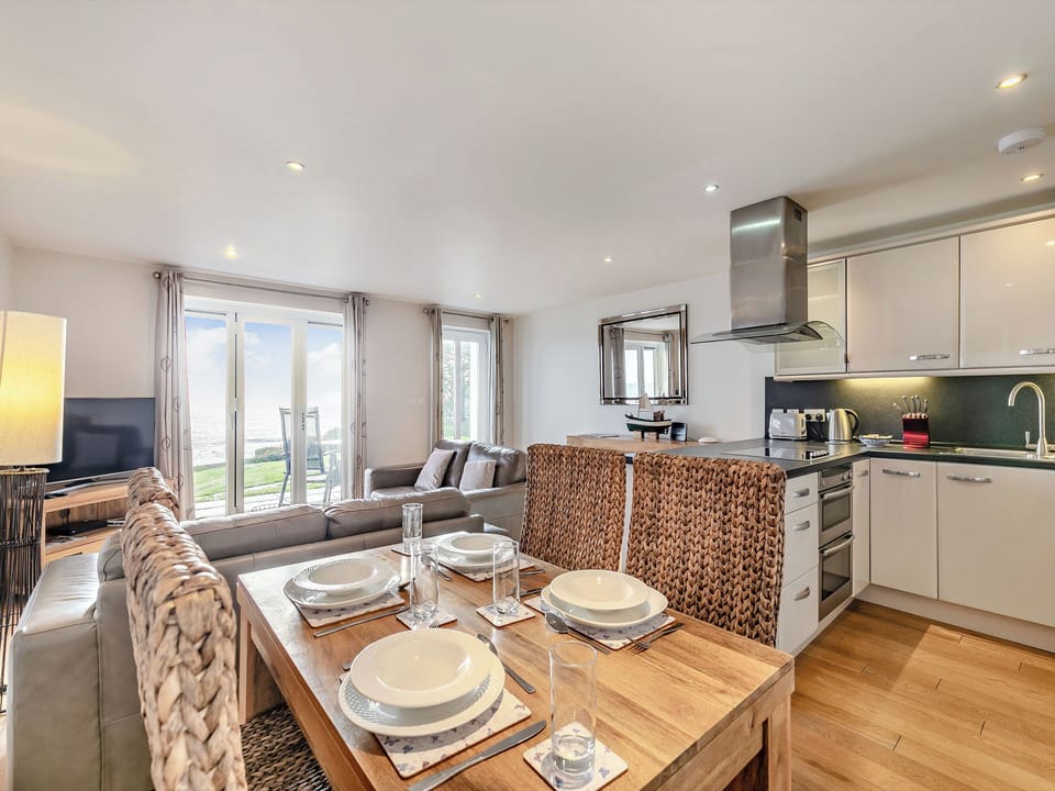 Dining Area | 25 Mount Brioni - Mount Brioni, Seaton