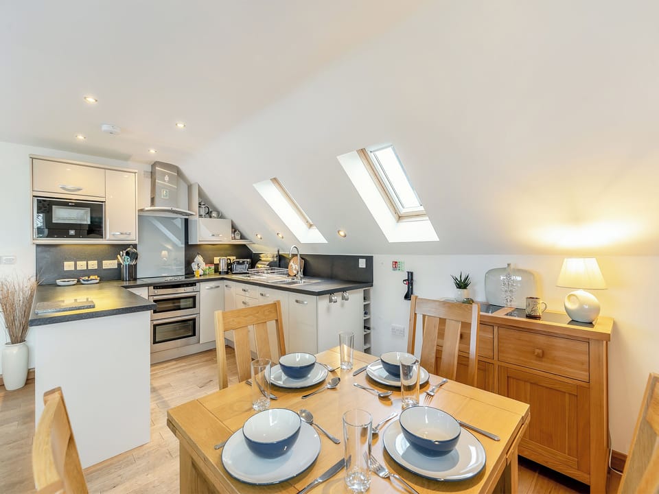 Dining Area | 28 Mount Brioni - Mount Brioni, Seaton