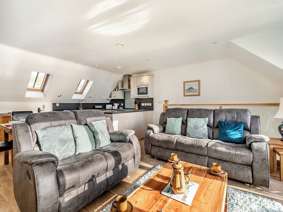Open plan living space | 26 Mount Brioni - Mount Brioni, Seaton