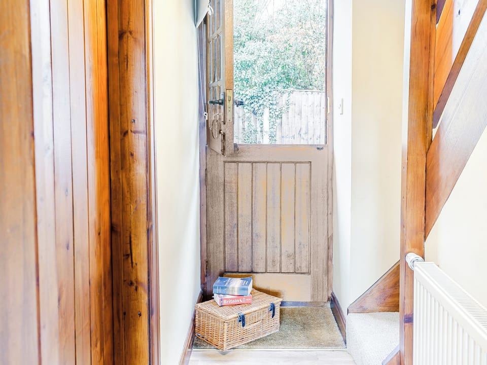 Hallway | Mill Farm Cottage - Kingfisher Cottage - Mill Farm Cottages, Chesterfield, Near Bakewell