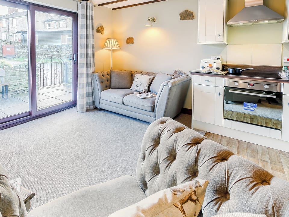 Open plan living space | Mill Farm Cottage - Kingfisher Cottage - Mill Farm Cottages, Chesterfield, Near Bakewell