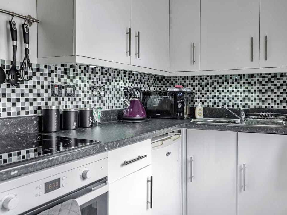 Kitchen | The Loft - White Lane Apartments, Plymouth