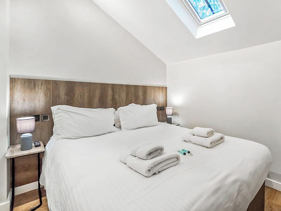 Double bedroom | 4 Monkbar Mews - City Apartments, York