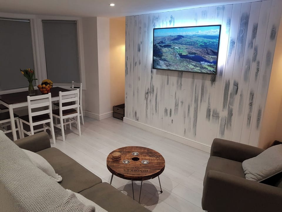Living room | Cottage Apartment - Seaside Llandudno, Llandudno