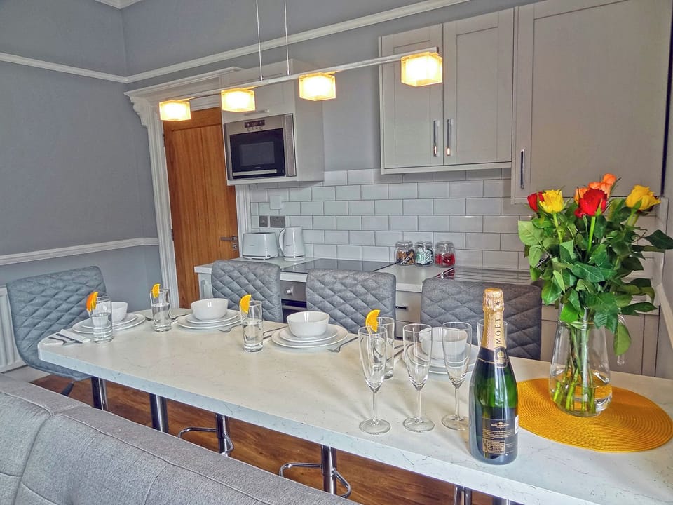 Kitchen/diner | Sea Coast - Seaside Llandudno, Llandudno