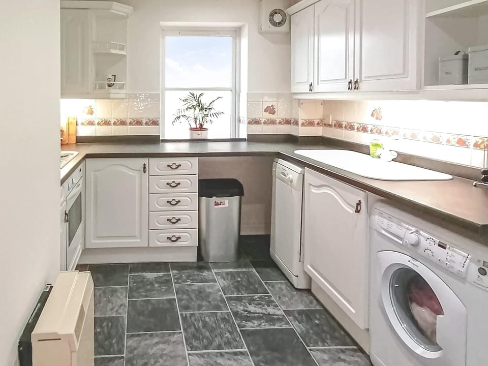 Kitchen | Seaside Apartment, Oban