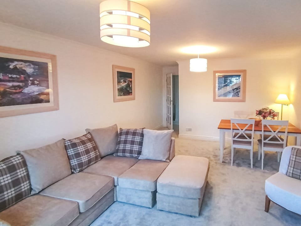 Living room/dining room | Seaside Apartment, Oban