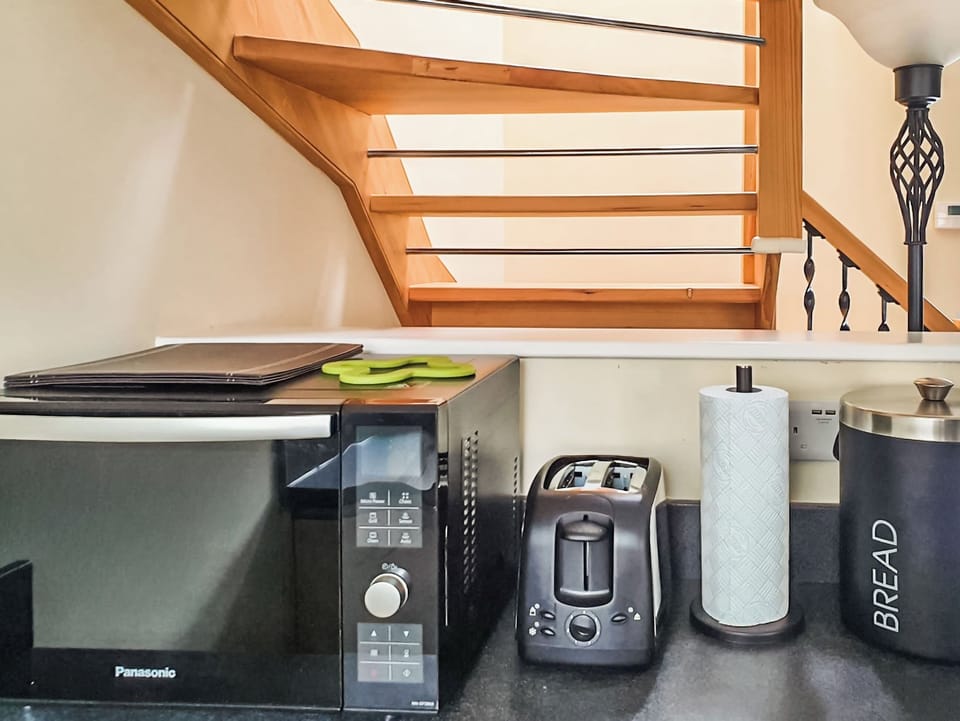 Kitchen | Oakbank Servant&rsquo;s Quarters - Pitlochry Self Catering, Pitlochry