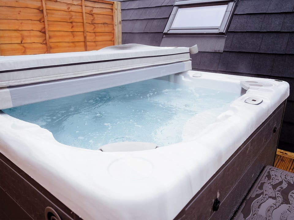 Hot tub | Rowan - Fulshaw Mill, Stewarton