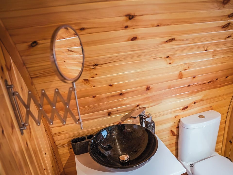 Shower room | Chestnut - Fulshaw Mill, Stewarton