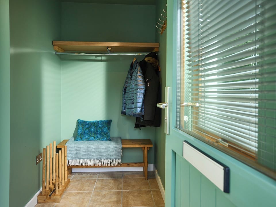 Entrance cloackroom | Tanamuir, Strachur