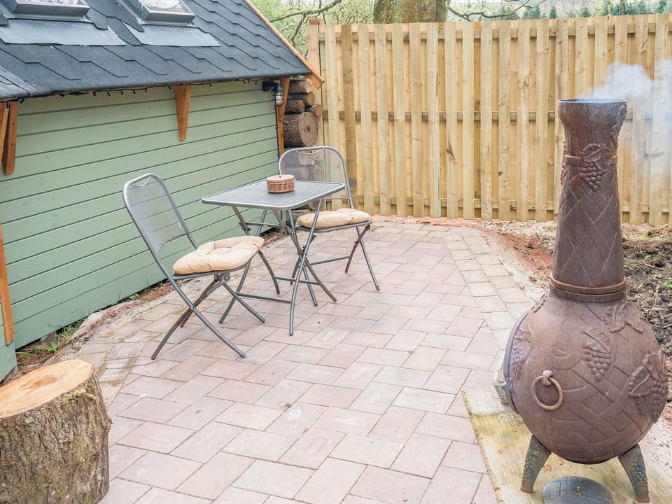 Patio | Copper Beech Cabin - Punch Tree Cabins, Carluke