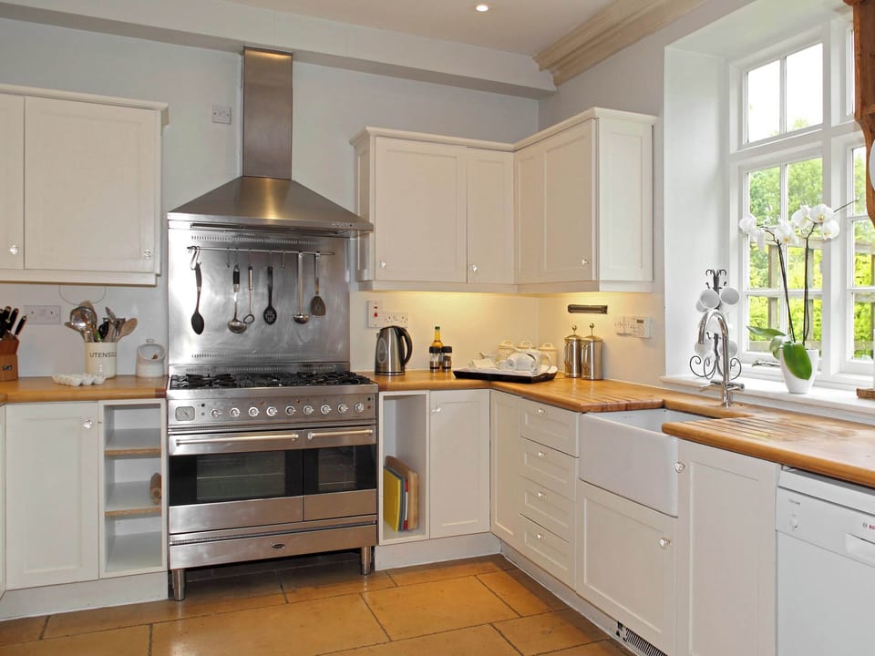 Well-equipped fitted kitchen | Newmarket - Bruern Holiday Cottages, Bruern, near Chipping Norton
