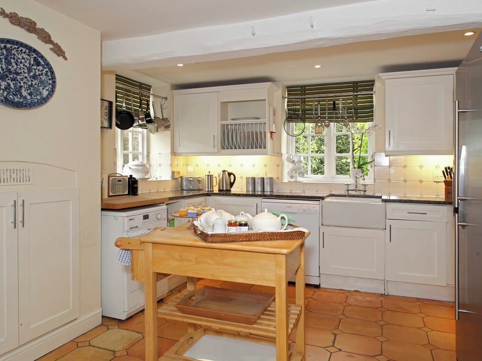 Well-equipped fitted kitchen | Aintree - Bruern Holiday Cottages, Bruern, near Chipping Norton