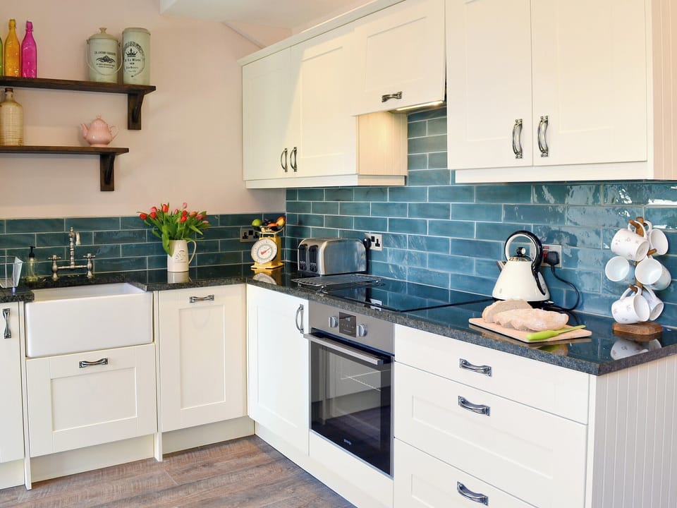 Well presented and equipped kitchen | Driftwood Cottage, Seahouses