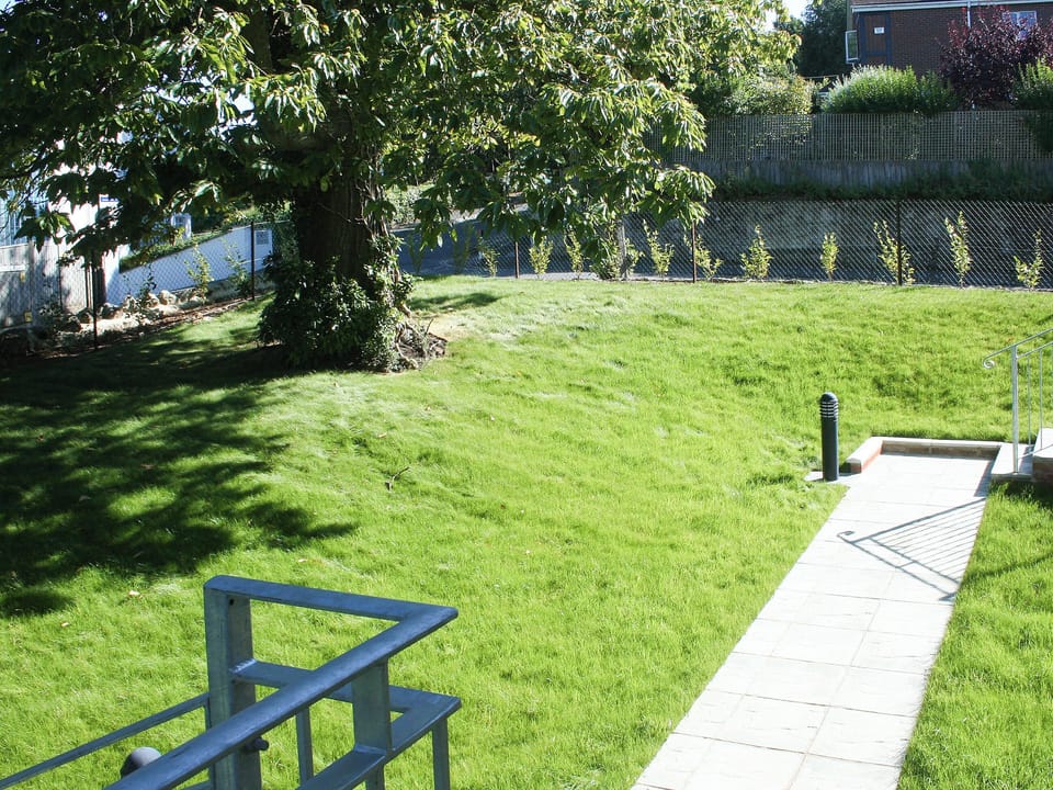 Lovely lawned shared garden space | Highlands Apartment 3, Highlands Apartment 5, Highlands Apartment 4 - The Highlands, Shanklin