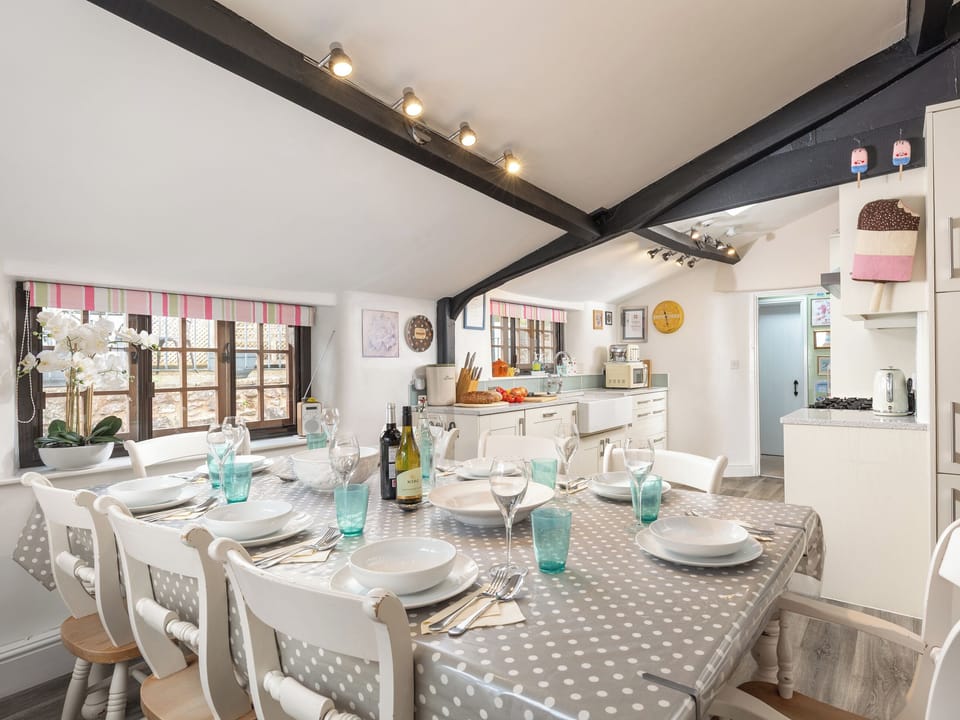 Charming dining area | The Old Sweet Shop - Vicarage Road Holiday Cottages, Minehead