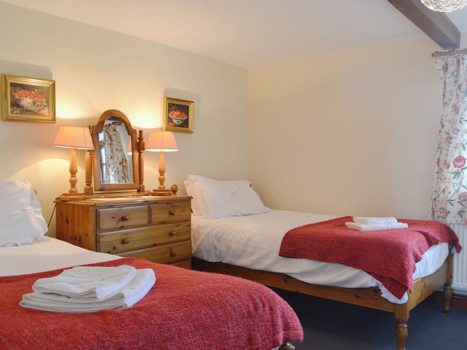 Well presented twin bedroom | The Walton - Upper Onibury Cottages, Onibury, near Ludlow