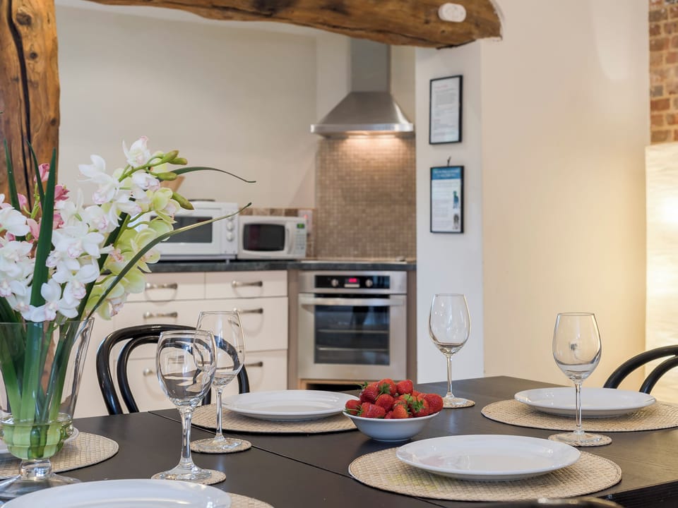 Kitchen and dining area | The Stables - Manor Mews, Tattersett, near Fakenham