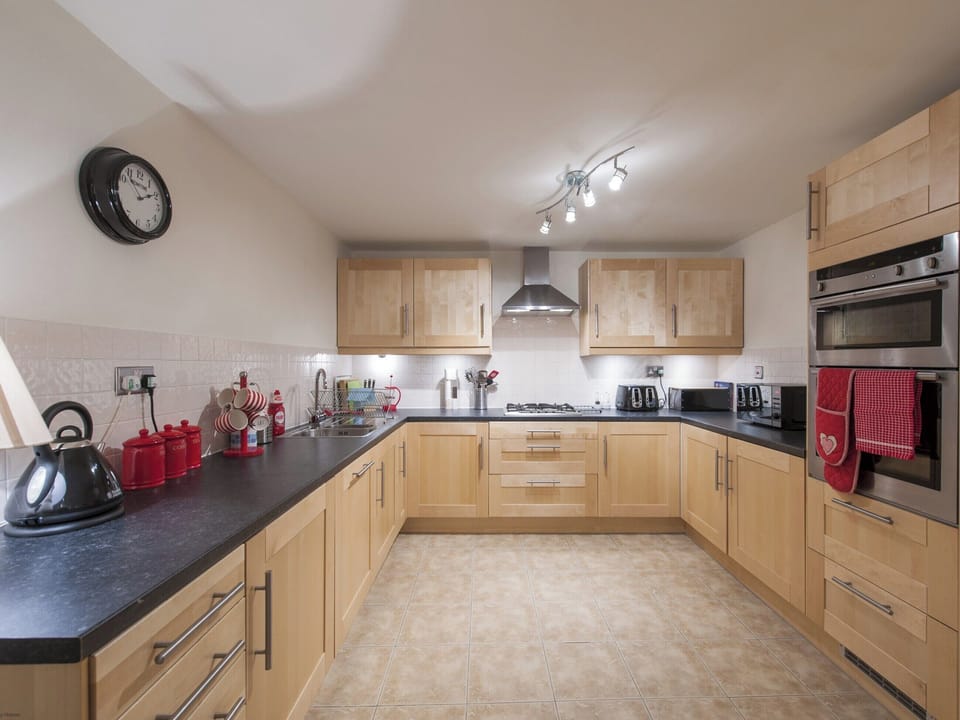 Kitchen | 7a - Jamaica Apartments, Edinburgh