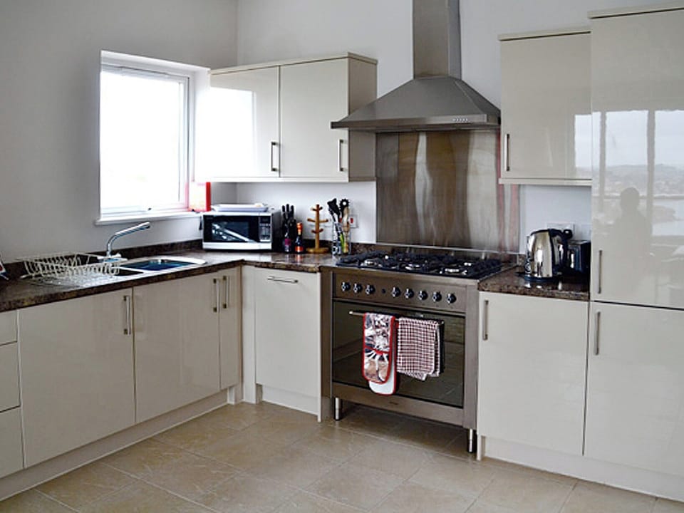 Open plan living/dining room/kitchen | Apartment 17 - Astor House, Torquay